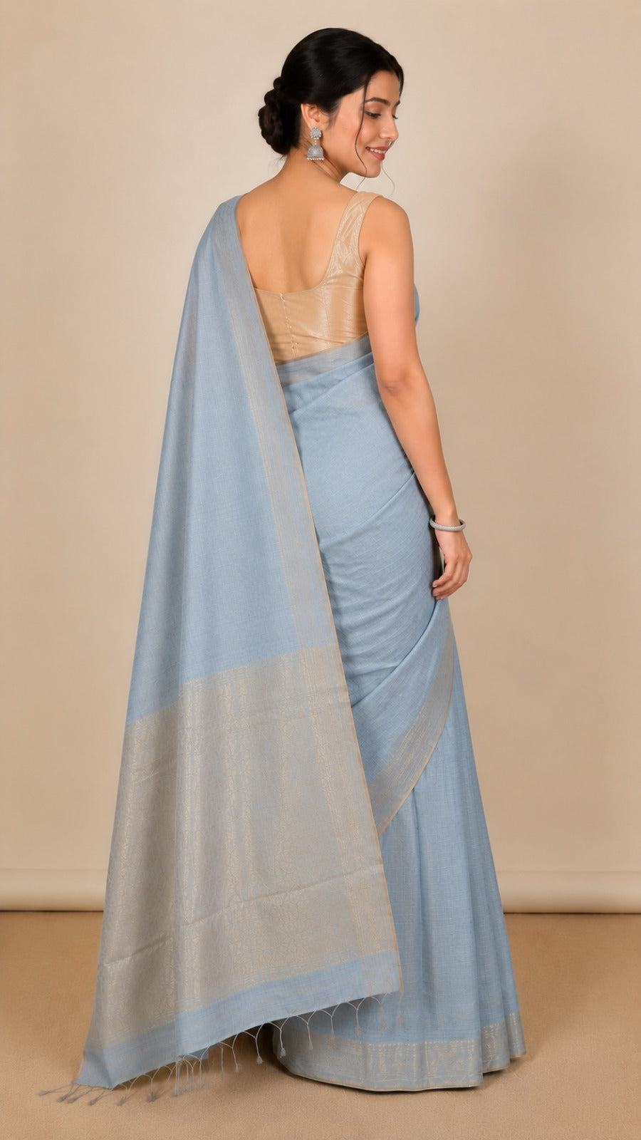 Grey Maheshwari Silk Saree with Tissue Pallu